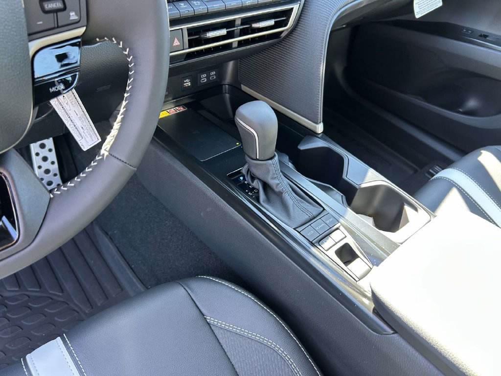 New 2026 Toyota Camry Hybrid FWD image 19