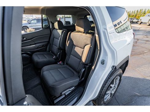 Used 2023 GMC Acadia SLE w/ Driver Convenience Package image 23