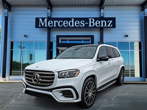 New 2026 Mercedes-Benz GLS 580 4MATIC image 3