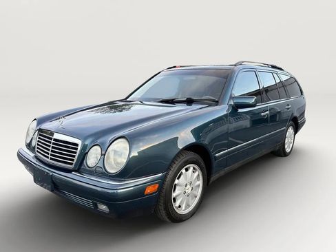 Used 1999 Mercedes-Benz E 320 4MATIC Wagon image 1