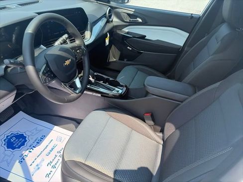 New 2026 Chevrolet Trax LT w/ Sunroof Package FWD image 16