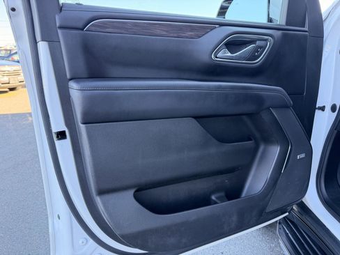 Used 2022 Chevrolet Tahoe LT w/ Luxury Package image 18