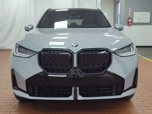 Used 2026 BMW X3 xDrive30i w/ Premium Package AWD/4WD image 5
