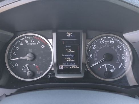 Used 2022 Toyota Tacoma TRD Off-Road image 22