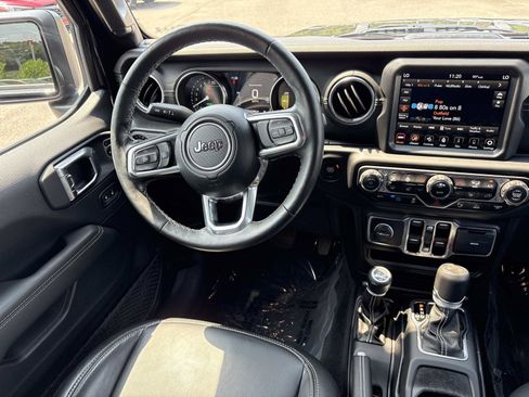 Used 2021 Jeep Wrangler Unlimited Sahara w/ Cold Weather Group AWD/4WD image 29
