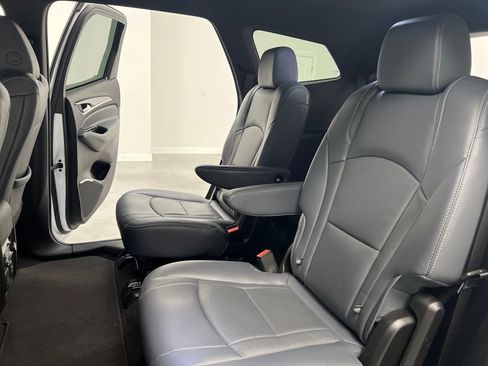 Used 2024 Buick Enclave Premium image 15