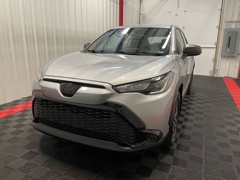 Used 2024 Toyota Corolla Cross AWD Hybrid image 9
