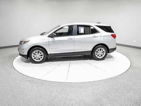 Used 2020 Chevrolet Equinox LS AWD/4WD image 32