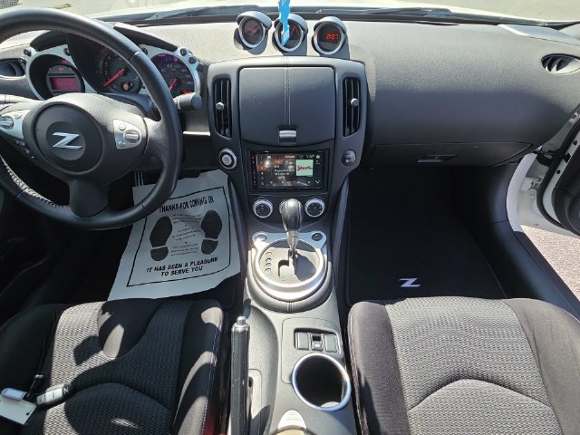Used 2020 Nissan 370Z Coupe RWD image 10