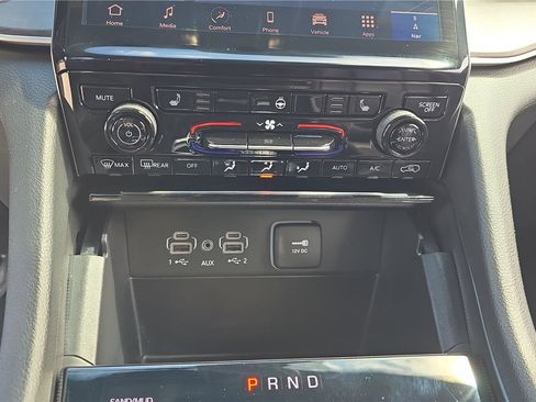 Used 2025 Jeep Grand Cherokee Limited w/ Trailer Tow Package AWD/4WD image 24