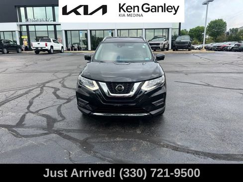 Used 2020 Nissan Rogue SV w/ Premium Package AWD/4WD image 2