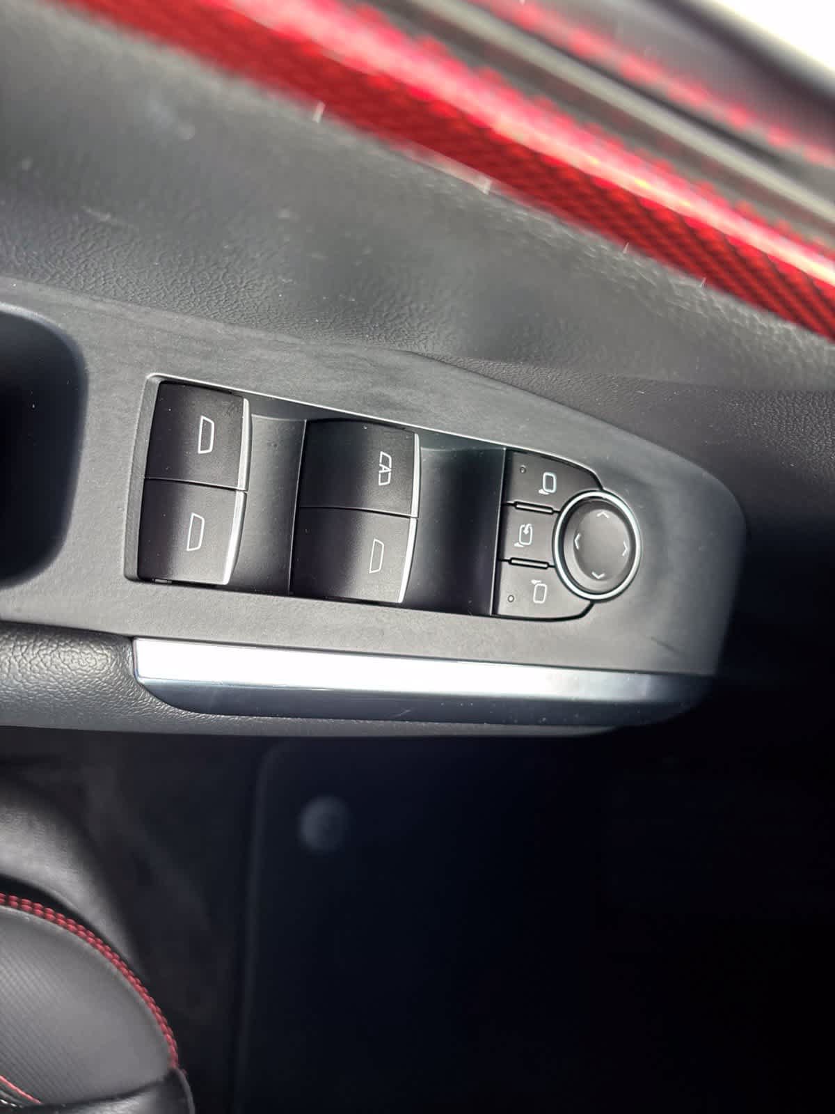 Used 2025 Chevrolet Traverse RS FWD image 21