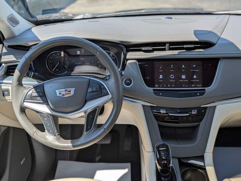 Certified 2023 Cadillac XT5 Premium Luxury w/ LPO, Floor Liner Package AWD/4WD image 5