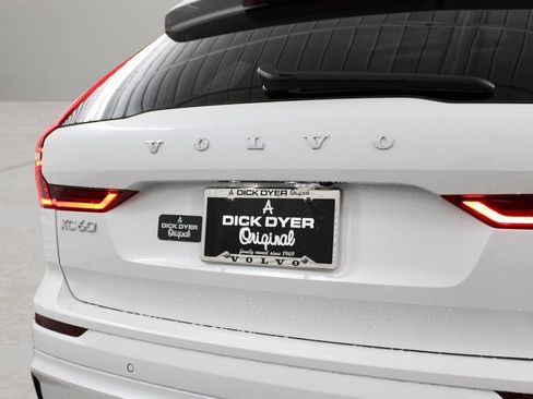 New 2026 Volvo XC60 B5 Core AWD/4WD image 33