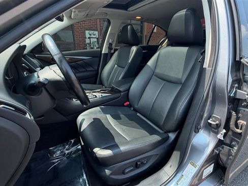 Used 2018 INFINITI Q50 Luxe w/ Essential Package (3.0T Luxe) AWD/4WD image 33