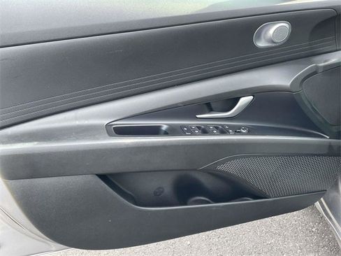 Certified 2023 Hyundai Elantra SE w/ Cargo Package image 16