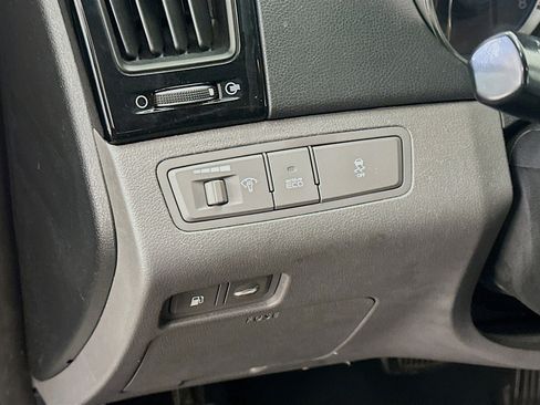 Used 2012 Hyundai Sonata Limited w/ Navigation Pkg image 17