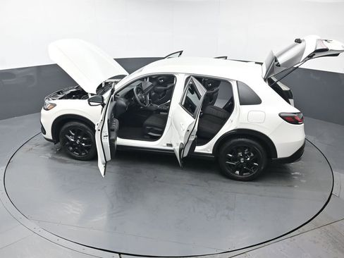 Used 2024 Honda HR-V Sport image 42