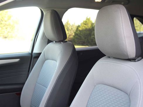 Used 2022 Ford Escape SE w/ Cold Weather Package AWD/4WD image 25
