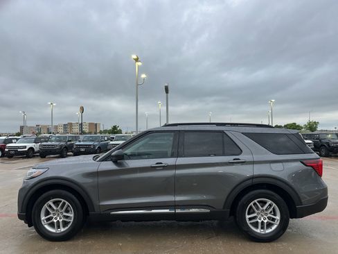 New 2025 Ford Explorer Active w/ Active Comfort Package image 5