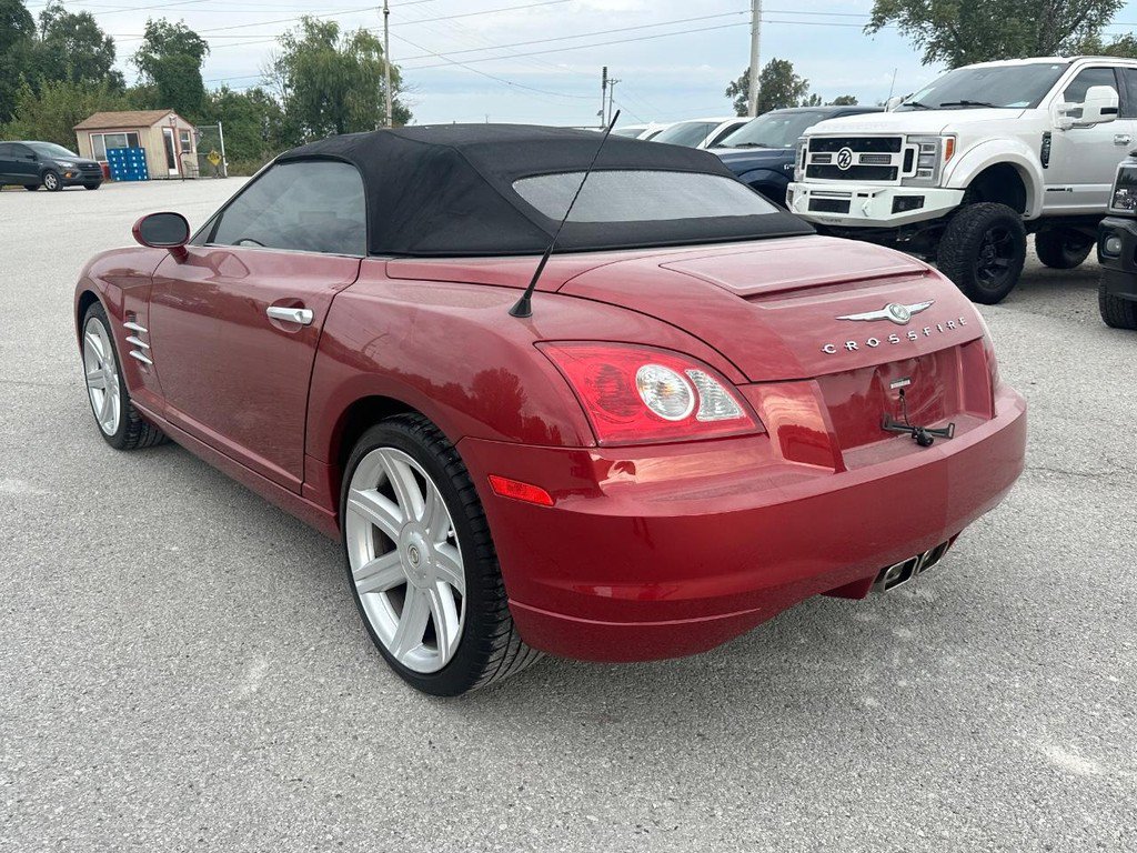 Used 2005 Chrysler Crossfire Limited RWD image 3
