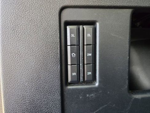 Used 2021 Ford Expedition XLT image 31