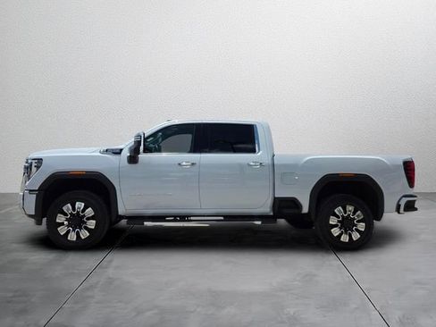 Used 2026 GMC Sierra 2500 Denali w/ Technology Package AWD/4WD image 2