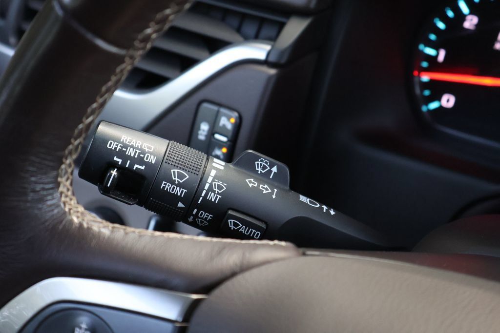 Used 2018 Chevrolet Tahoe Premier AWD/4WD image 26