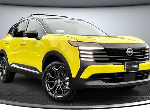 New 2026 Nissan Kicks SR w/ Cold Weather Package image 1