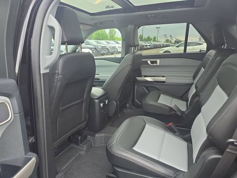 Certified 2023 Ford Explorer XLT w/ Equipment Group 202A AWD/4WD image 27