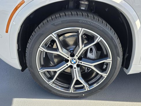 New 2026 BMW X5 xDrive40i w/ M Sport Package image 7