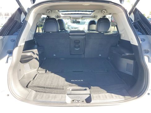 Used 2016 Nissan Rogue SL w/ SL Premium Package image 10