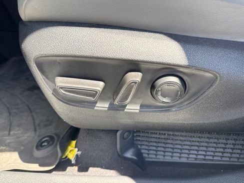 Certified 2025 Toyota Sienna XLE w/ XLE Plus Package AWD/4WD image 23