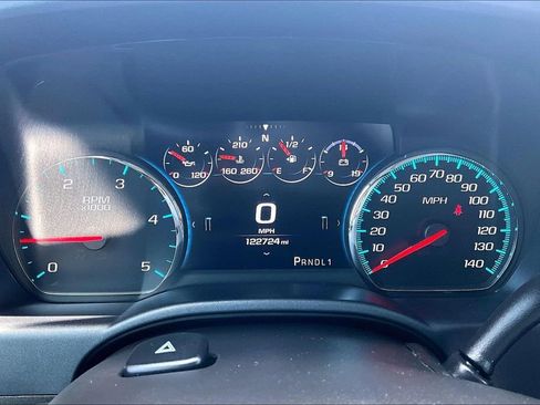 Used 2018 GMC Sierra 2500 Denali w/ Duramax Plus Package AWD/4WD image 21