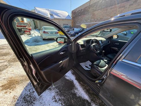 Used 2017 Jeep Cherokee Latitude w/ True North Edition image 13