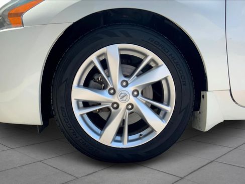 Used 2014 Nissan Altima 2.5 SL w/ Technology Package FWD image 10