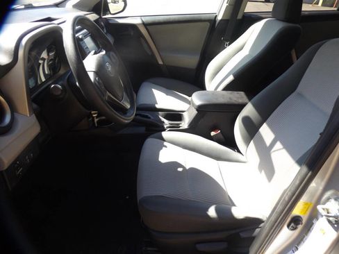 Used 2014 Toyota RAV4 LE AWD/4WD image 17
