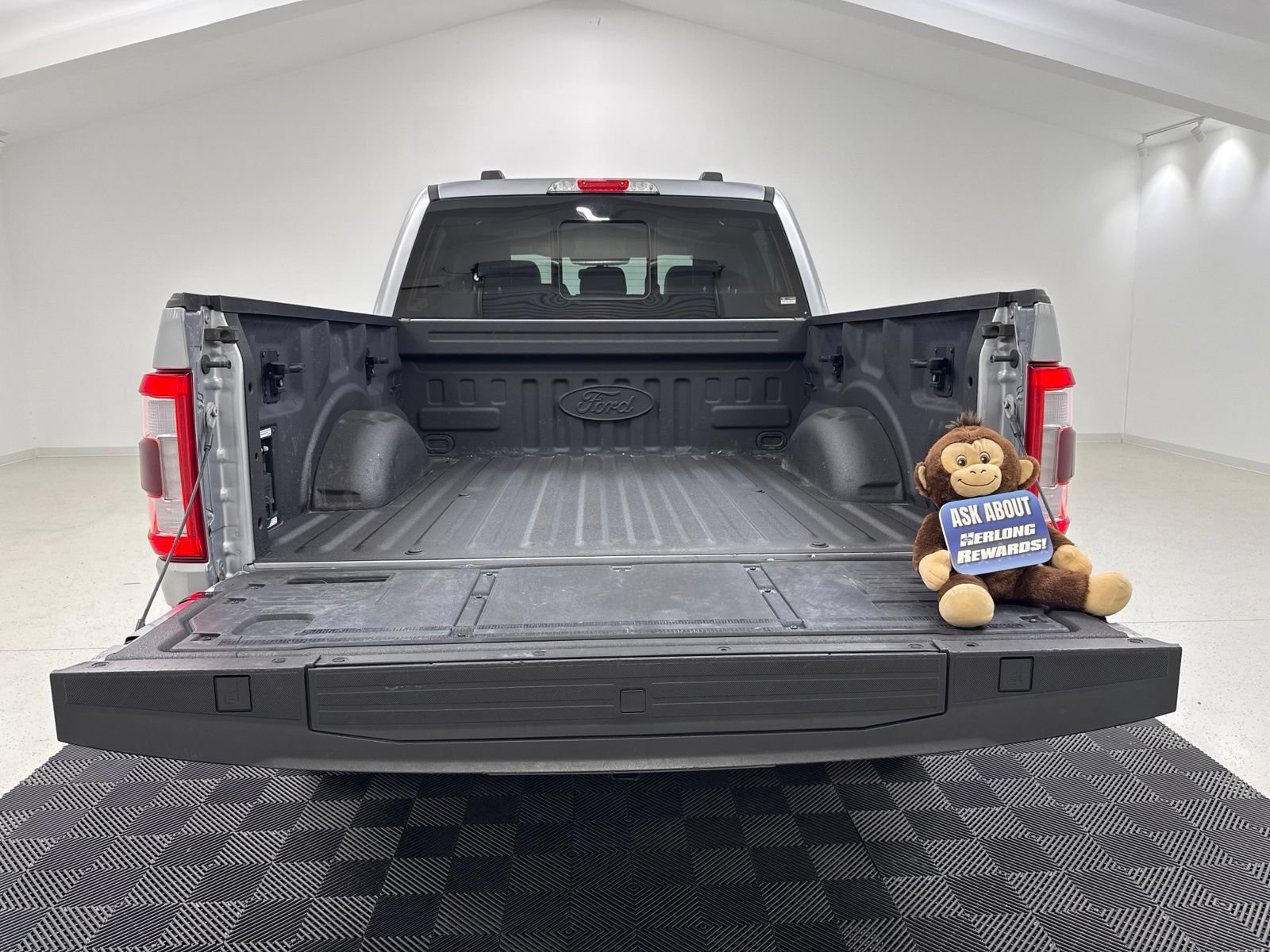 Used 2023 Ford F150 Lariat w/ Equipment Group 502A High AWD/4WD image 9