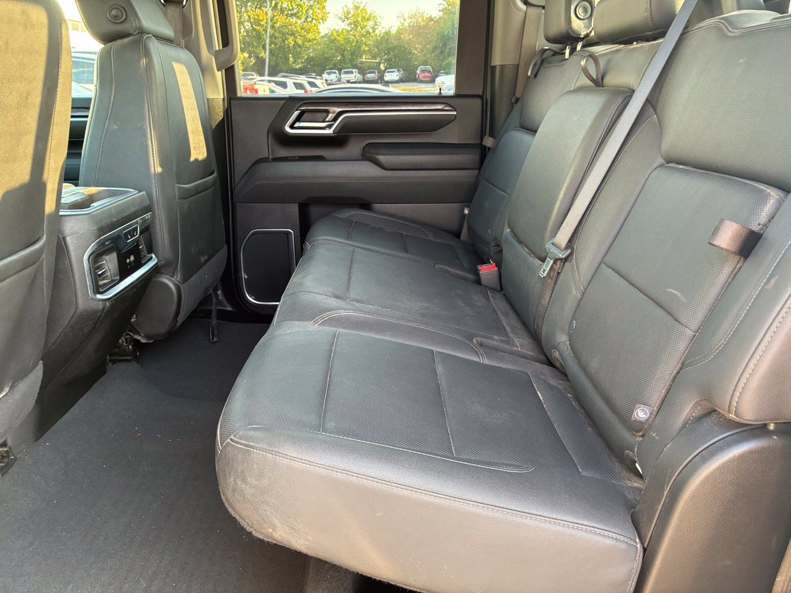 Used 2025 Chevrolet Silverado 2500 LTZ w/ LTZ Convenience Package AWD/4WD image 14
