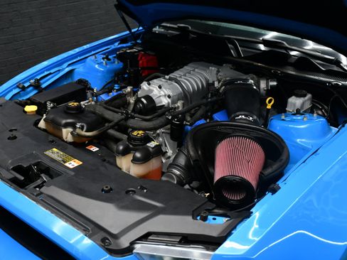 Used 2011 Ford Mustang Shelby GT500 w/ SVT Performance Pkg image 15