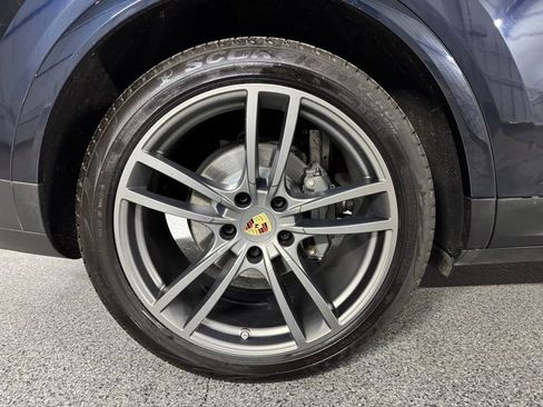 Used 2022 Porsche Cayenne S image 9
