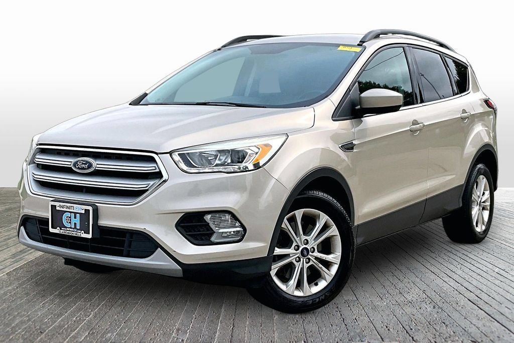 Used 2018 Ford Escape SEL AWD/4WD image 3