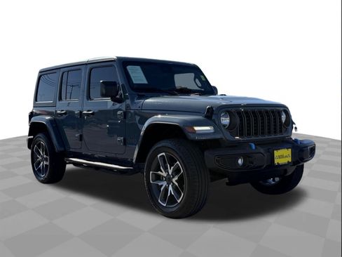 Used 2024 Jeep Wrangler Unlimited w/ Convenience Group AWD/4WD image 7