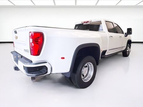 Used 2024 Chevrolet Silverado 3500 High Country w/ High Country Premium Package image 4