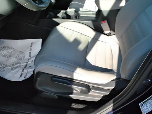 Used 2019 Honda CR-V LX image 13