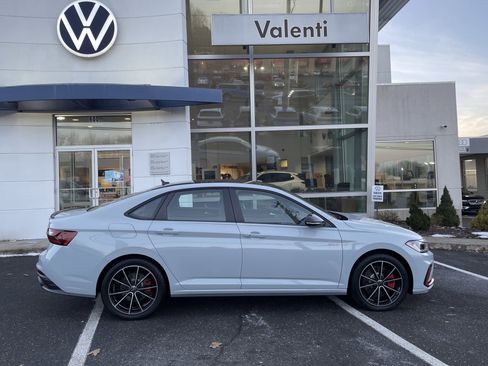 Certified 2025 Volkswagen Jetta GLI Autobahn image 3