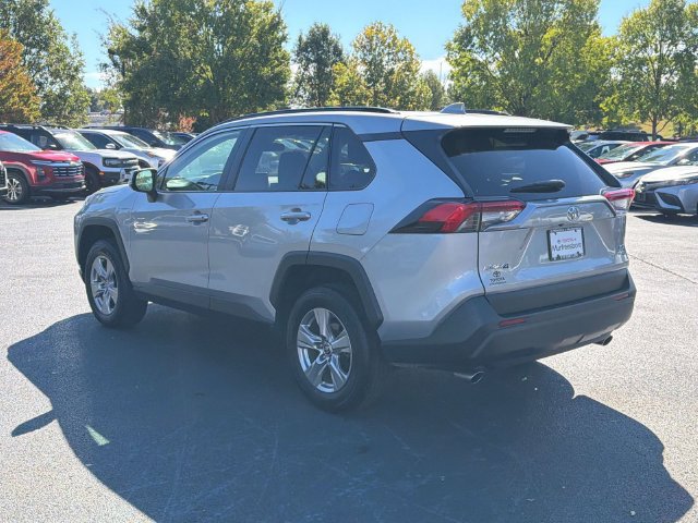 Used 2025 Toyota RAV4 XLE AWD/4WD image 6