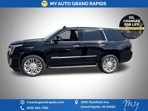 Used 2016 Cadillac Escalade Platinum AWD/4WD image 2