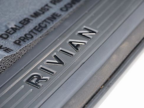 Used 2022 Rivian R1T Adventure image 14