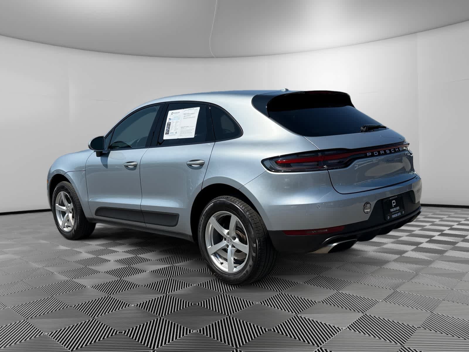 Used 2020 Porsche Macan AWD/4WD image 3